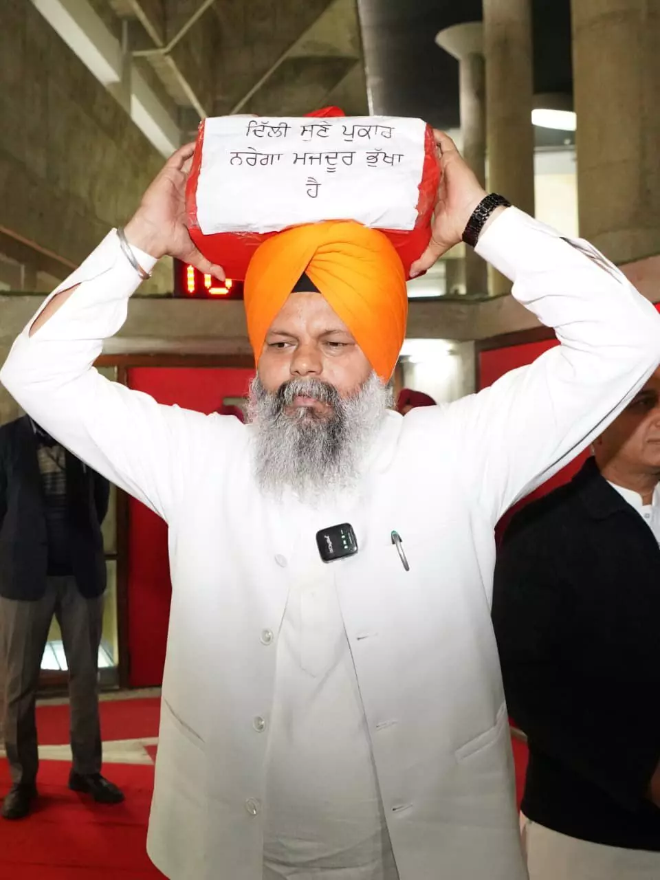 Aam Aadmi Party Takes MGNREGA Workers’ Plight to Punjab Assembly, Sends Over 10 Lakh Letters to PM Aam Aadmi Party Takes MGNREGA Workers’ Plight to Punjab Assembly, Sends Over 10 Lakh Letters to PM