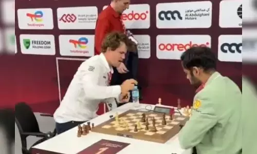 Magnus Carlsen Loses Cool After Shock Blitz Defeat to Arjun Erigaisi at World Championship Magnus Carlsen Loses Cool After Shock Blitz Defeat to Arjun Erigaisi at World Championship