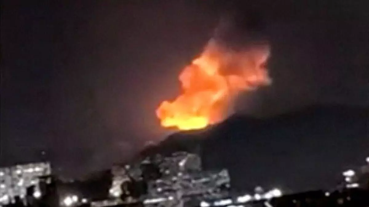 US Launches Air and Missile Strikes on Venezuela, Explosions Rock Caracas and Other Cities US Launches Air and Missile Strikes on Venezuela, Explosions Rock Caracas and Other Cities