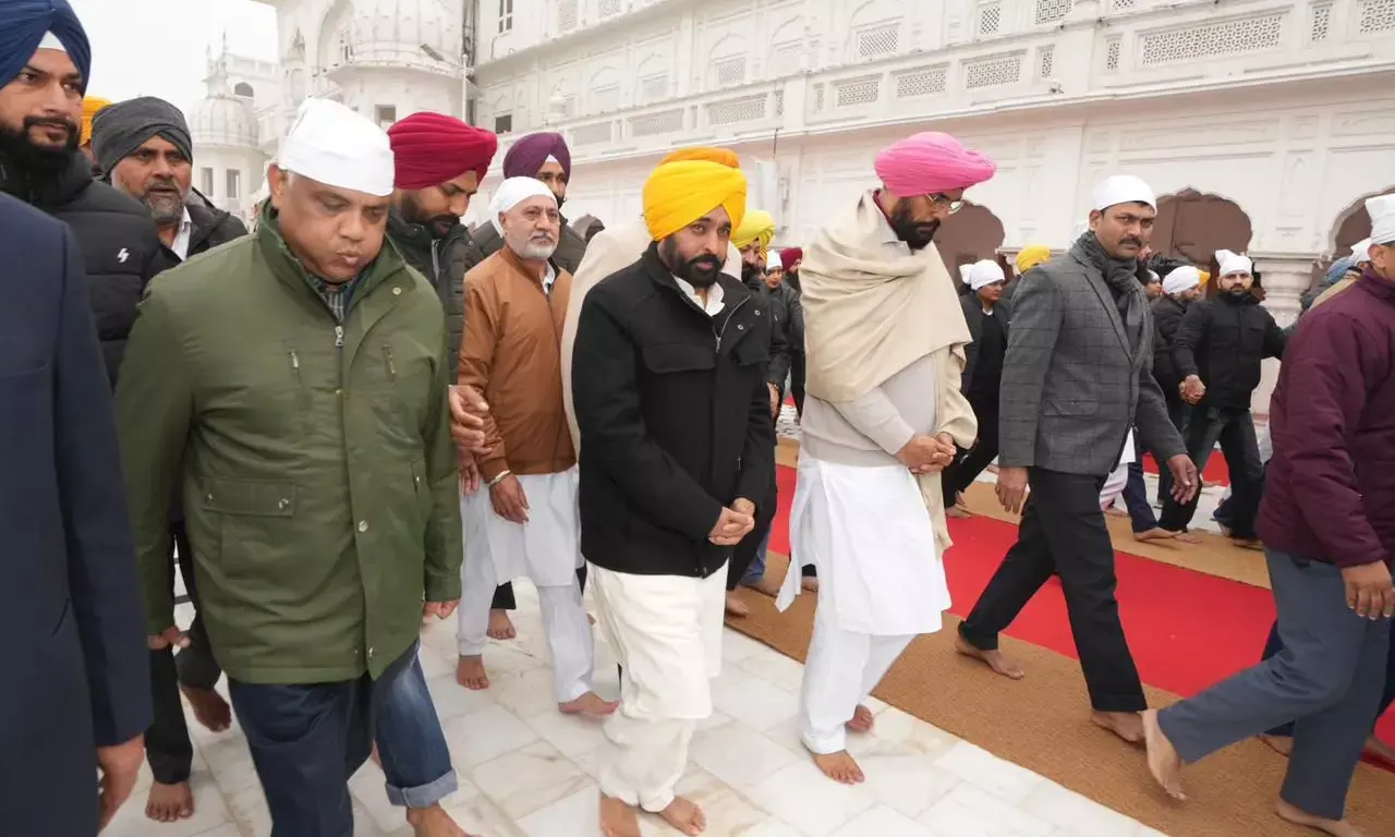 ‘I Stand as a Humble Sikh’: CM Bhagwant Mann Bows Before Sri Akal Takht Sahib, Accepts Its Supreme Authority