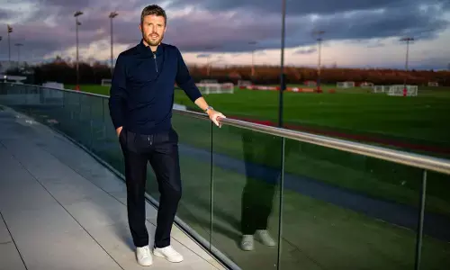 Carrick Thrown Into the Deep End as Manchester Derby Tops Premier League Weekend