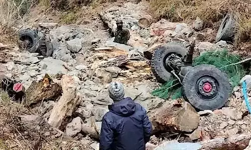10 Army Soldiers Martyred as Military Vehicle Plunges Into Gorge in Jammu and Kashmir’s Doda 10 Army Soldiers Martyred as Military Vehicle Plunges Into Gorge in Jammu and Kashmir’s Doda