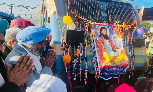 Punjab Ministers Flag Off Special Train to Varanasi for Parkash Purab of Guru Ravidas Punjab Ministers Flag Off Special Train to Varanasi for Parkash Purab of Guru Ravidas