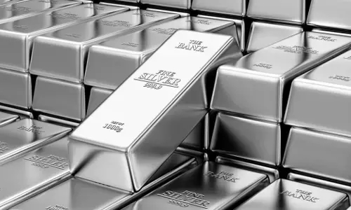 Silver Crashes 40% Globally, Gold Also Slides Sharply as Precious Metals Tumble