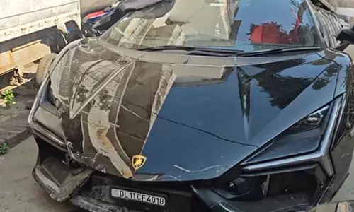Tobacco Barons Son Crashes Lamborghini Into Pedestrians in Kanpur; Six Injured