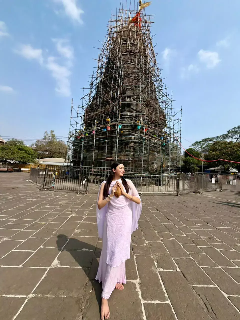 Kashika Kapoor Seeks Blessings at Trimbakeshwar Jyotirlinga on Mahashivratri Kashika Kapoor Seeks Blessings at Trimbakeshwar Jyotirlinga on Mahashivratri
