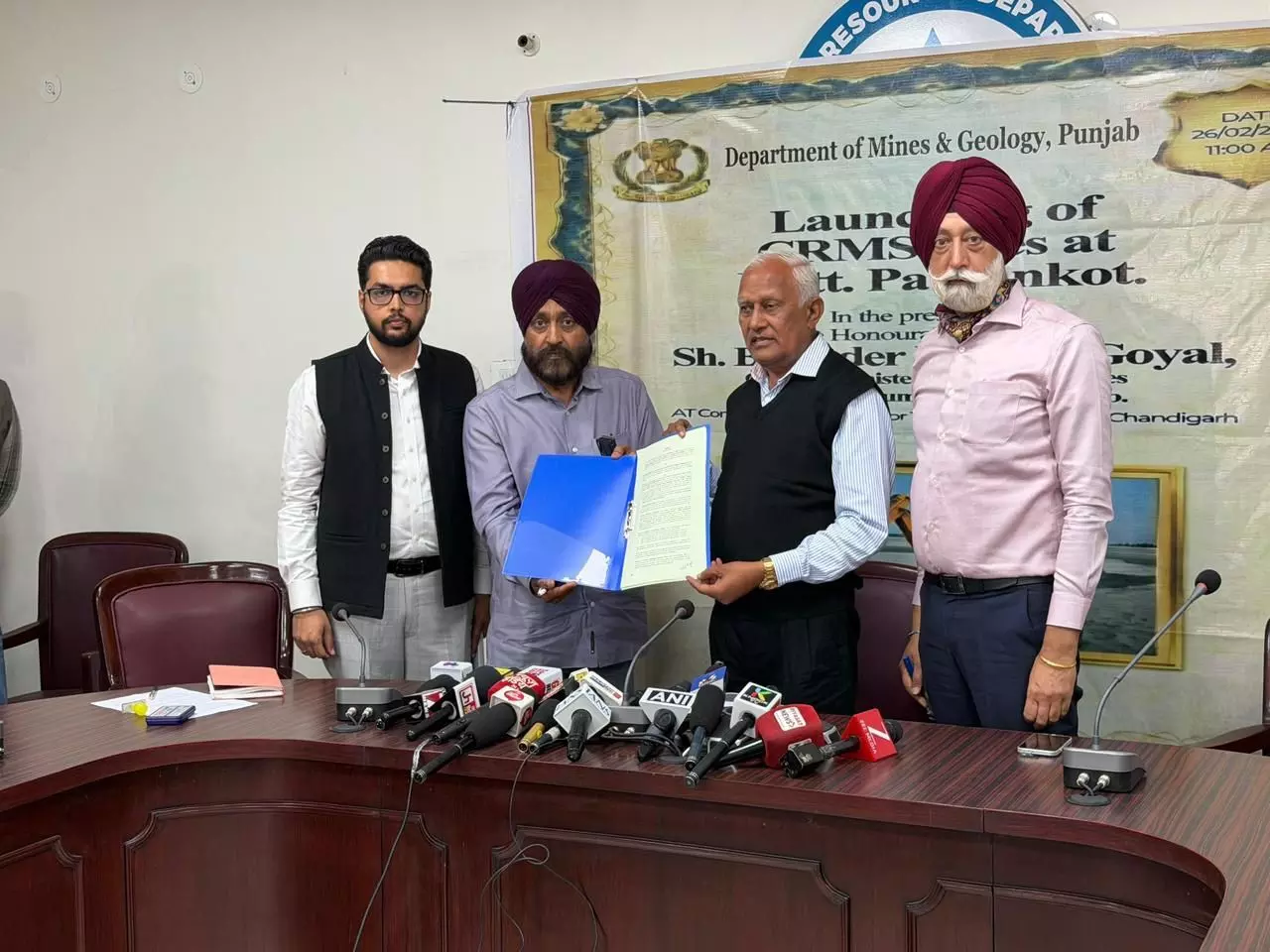 Barinder Kumar Goyal Launches Crusher Owner Mining Sites in Pathankot to Boost Legal Sand Supply Barinder Kumar Goyal Launches Crusher Owner Mining Sites in Pathankot to Boost Legal Sand Supply