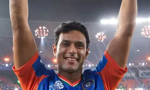 World Cup Winner Shivam Dubey Takes 3AC Train From Ahmedabad to Mumbai — in Disguise