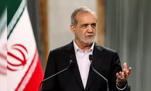 Iran Sets Three Conditions to End War as Trump Vows to Continue Military Operations