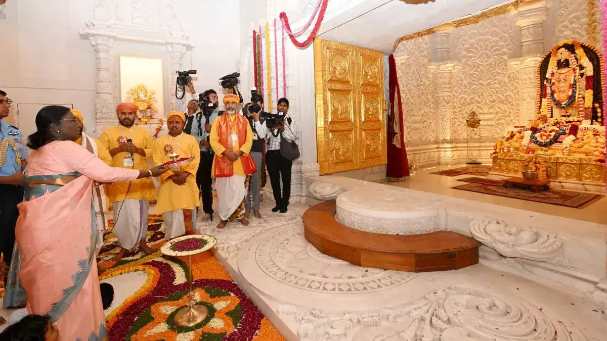 Droupadi Murmu Installs ‘Shri Ram Yantra’ at Ram Mandir Ayodhya During Historic Visit