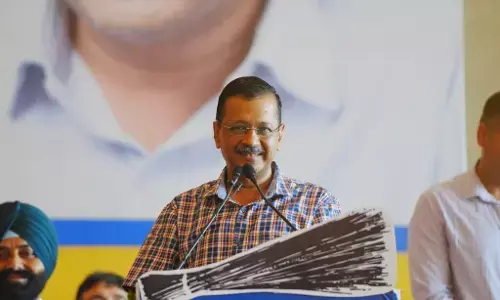 Kejriwal Targets BJP’s 30-Year Rule in Gujarat, Pitching ‘Punjab Model’ at Amreli Rally Kejriwal Targets BJP’s 30-Year Rule in Gujarat, Pitching ‘Punjab Model’ at Amreli Rally