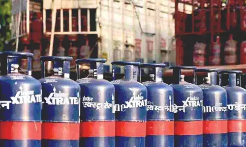 Centre Raises Commercial LPG Allocation To 70%, Reserves 20% For Industry Centre Raises Commercial LPG Allocation To 70%, Reserves 20% For Industry