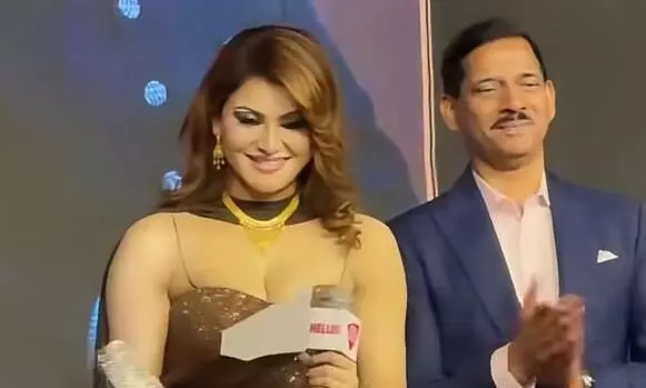 Urvashi Rautela Stuns in ₹52 Lakh Regal Look, Earns Praise from Royalty Urvashi Rautela Stuns in ₹52 Lakh Regal Look, Earns Praise from Royalty