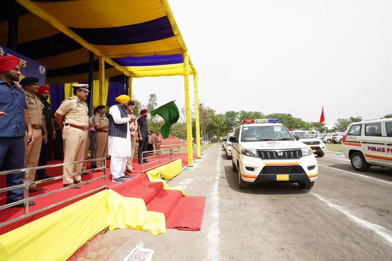 CM Bhagwant Singh Mann hands over 508 Emergency Response Vehicles to Punjab Police CM Bhagwant Singh Mann hands over 508 Emergency Response Vehicles to Punjab Police
