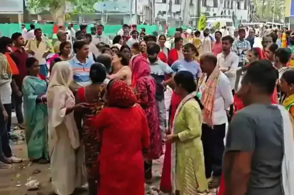 Stampede at Sheetla Mata Temple Claims 9 Lives in Nalanda Stampede at Sheetla Mata Temple Claims 9 Lives in Nalanda