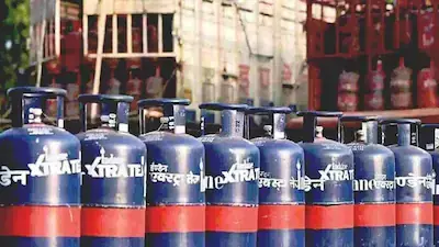 LPG Price Hike from April 1: Commercial Cylinder Cost Jumps ₹195.50, No Change in Domestic Rates