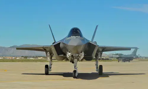 Iran Claims US Fighter Pilot Downed and Captured Amid Escalating Conflict, No US Confirmation