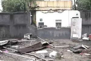 India Removes Unauthorised Structures Outside Pak High Commission