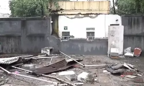 India Removes Unauthorised Structures Outside Pak High Commission