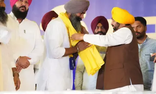 AAP Gets Massive Boost In Zira As Gurpreet Sekhon Joins With Thousands Of Supporters AAP Gets Massive Boost In Zira As Gurpreet Sekhon Joins With Thousands Of Supporters