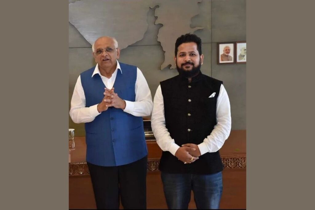 Most Trusted Vedic & Celebrity Astrologer, Astro Friend Chirag – Son of Bejan Daruwalla Met Shri Bhupendra Patel –CM of Gujarat