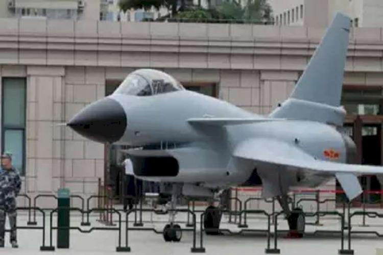 Pakistan buys 25 China-made J-10C fighter jets  In response to Indias Rafale aircraft purchase
