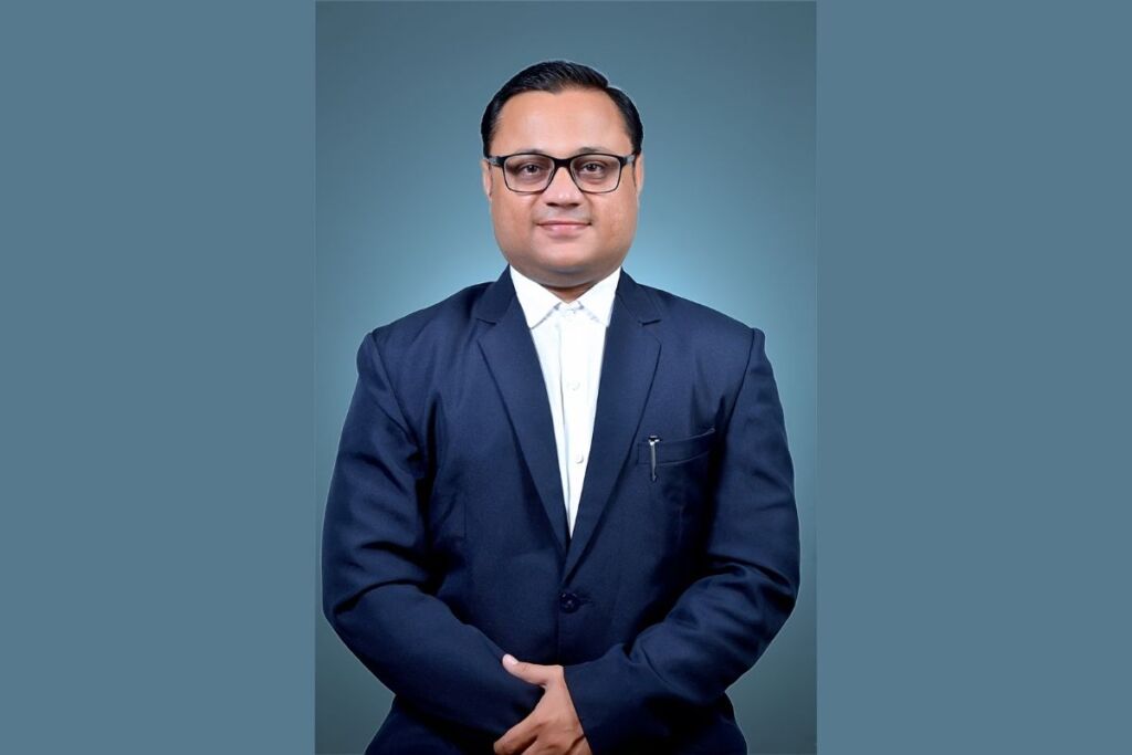 MNS Dhule District President Adv. Dushyantraje Deshmukh Values Education, Politics & Well-Being of People MNS Dhule District President Adv. Dushyantraje Deshmukh Values Education, Politics & Well-Being of People