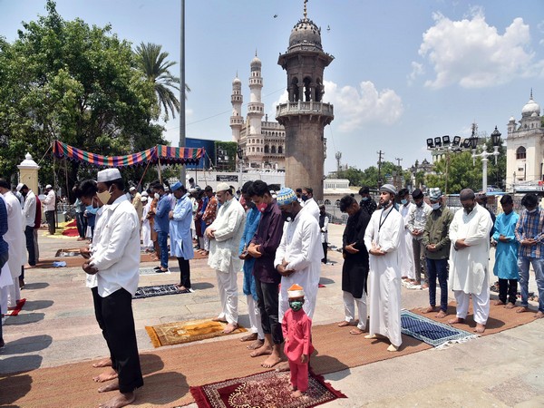 Over 8,000 people perform prayer at Islamic Heritage Mecca Masjid during Ramzaan in Hyderabad