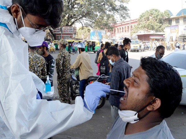 Delhi reports 1,011 new COVID cases in last 24 hours, active cases breach 4,000 mark