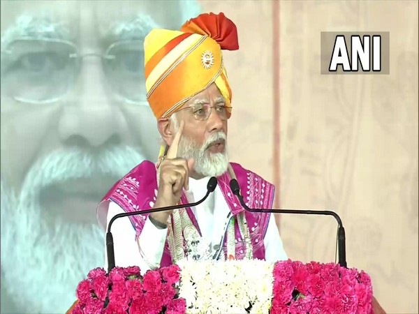 PM Modi says Dahod will become big centre for Make in India,  unveils development projects of Rs 22,000 crore