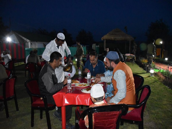Army holds Iftar get together at J-Ks Baramulla