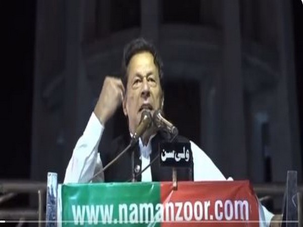 Imran Khan once again praises Indias foreign policy at Lahore rally