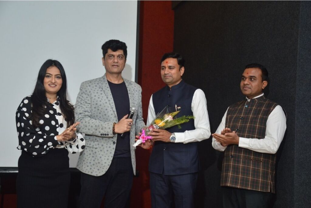 Guinness World Record on Vikas Sheel Bharat- Azadi ka Amrit Mahotsav under Shri Narendra Modi’s Leadership Guinness World Record on Vikas Sheel Bharat- Azadi ka Amrit Mahotsav under Shri Narendra Modi’s Leadership