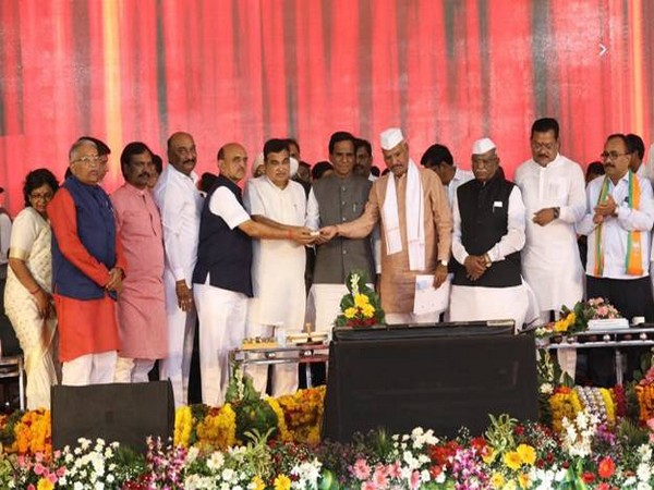 Nitin Gadkari inaugurates 7 National Highway Projects worth Rs 5569 cr in Maharashtras Aurangabad
