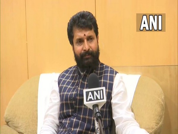 BJP hits back at KTRs no national party jibe, says forming govt in Telangana soon