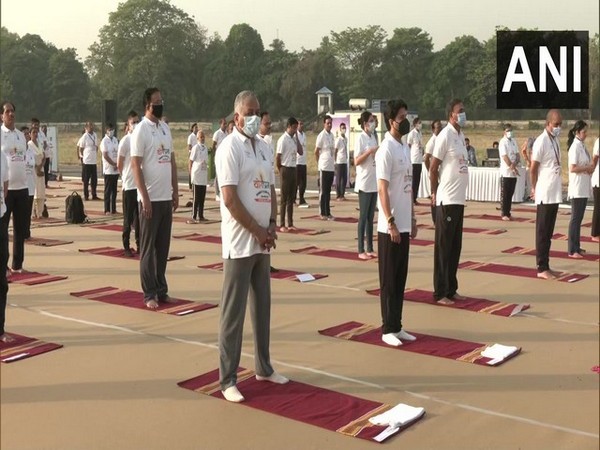 Jyotiraditya Scindia, Gen VK Singh inaugurated mega Yog Prabha event at Safdarjung airport