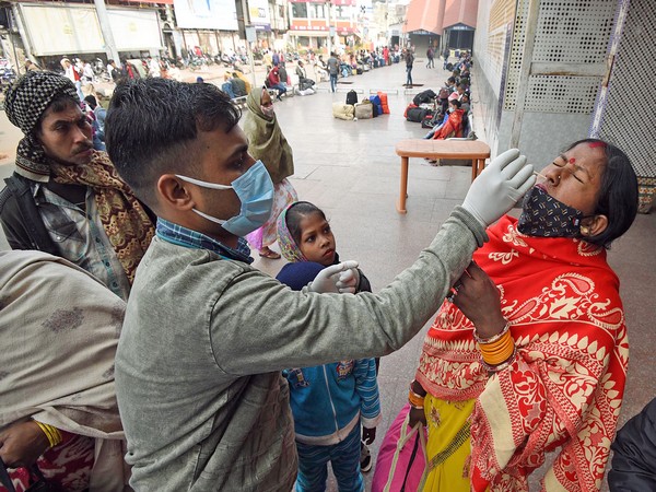 India logs 2,202 fresh COVID infections, witnesses steady dip