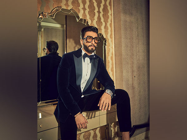 Cirkus first poster out: Ranveer Singh starrer books Christmas release