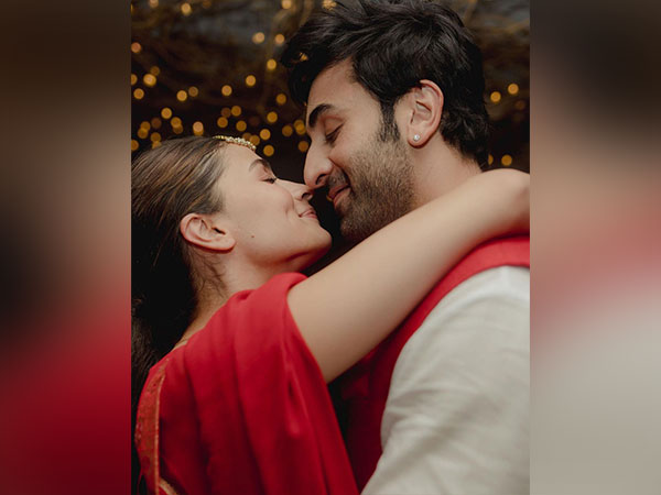 Alia Bhatt reacts to viral video of husband Ranbir Kapoor, calls it a Full Vibe