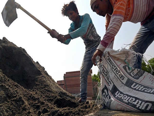 What will we eat, if we wont work?: Labourers working under scorching heat in Delhi