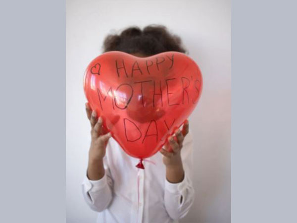 Mothers Day 2022: Five ideas to surprise your mom, bring a smile