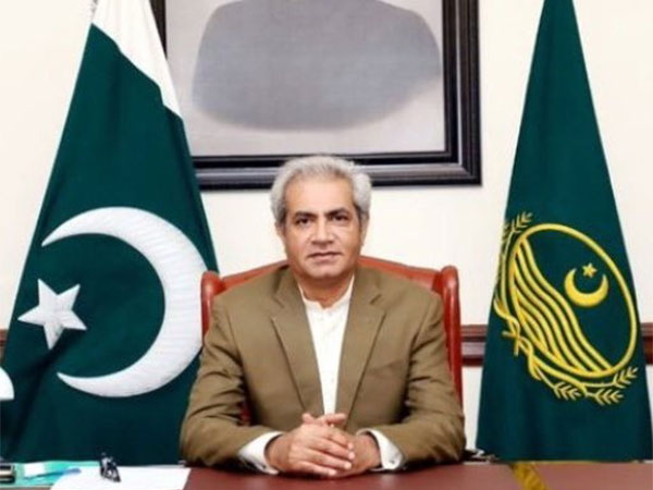 Pakistan: Governor terms PM Shehbazs son swearing-in as Punjab CM illegal
