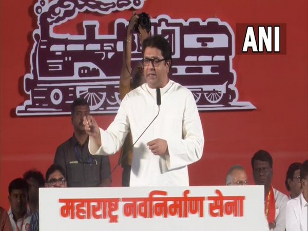 MNS puts up Chalo Ayodhya posters in Mumbai