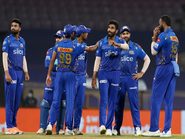 IPL 2022: Jasprit Bumrahs five-wicket haul helps MI restrict KKR to 165/9