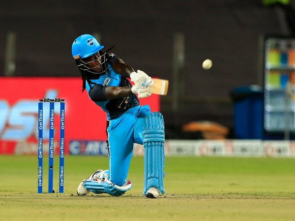 Womens T20 Challenge: Dottin, Harmanpreet guide Supernovas to 165/7 against Velocity in title clash