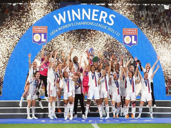 Lyon win eighth UEFA Womens Champions League final in thriller against Barcelona