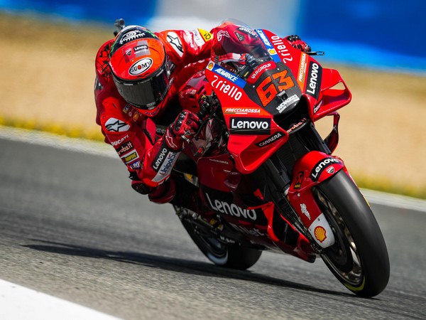 Ducatis Bagnaia blitzes lap record to end Yamahas Quartararos Jerez streak