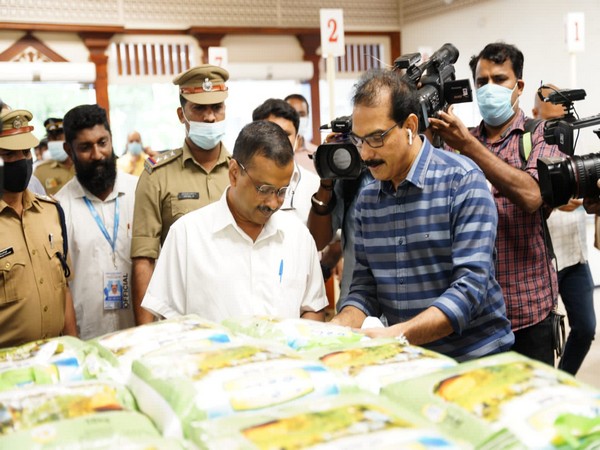 Arvind Kejriwal visits Indias first Food Security Mart in Kochi