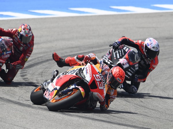 Fighting fourth from Hondas Marquez ignites Spanish GP crowd