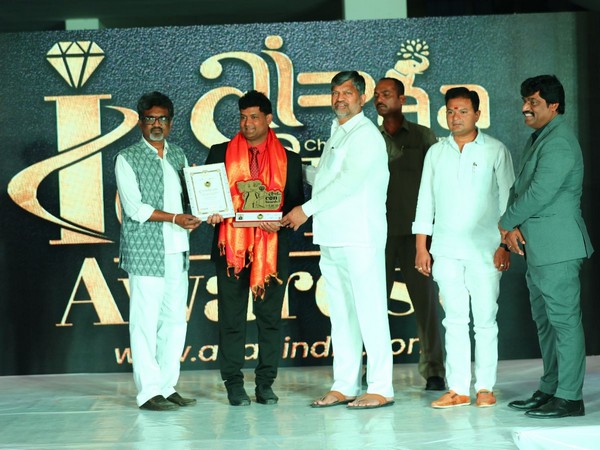 Telanganas Gupta Plywood Brand Spekwud honored with the Indias Best Leading Plywood Brand 2022 from Airaa Icon Awards 2022 at Hyderabad